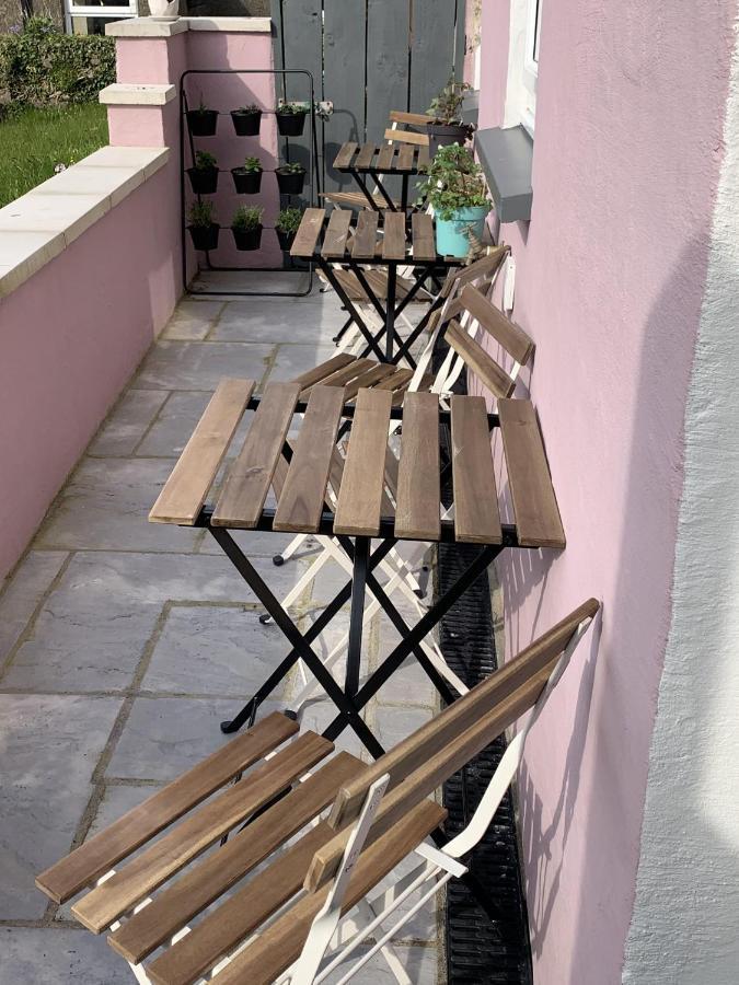 Min-Y-Fford Sleeps 6 Plus Pet Newport  Ngoại thất bức ảnh